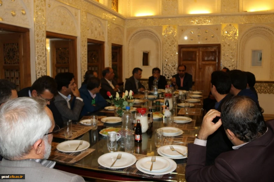 برگزاری جلسه هم اندیشی اساتید پردیس های دانشگاه فرهنگیان استان یزد
 9