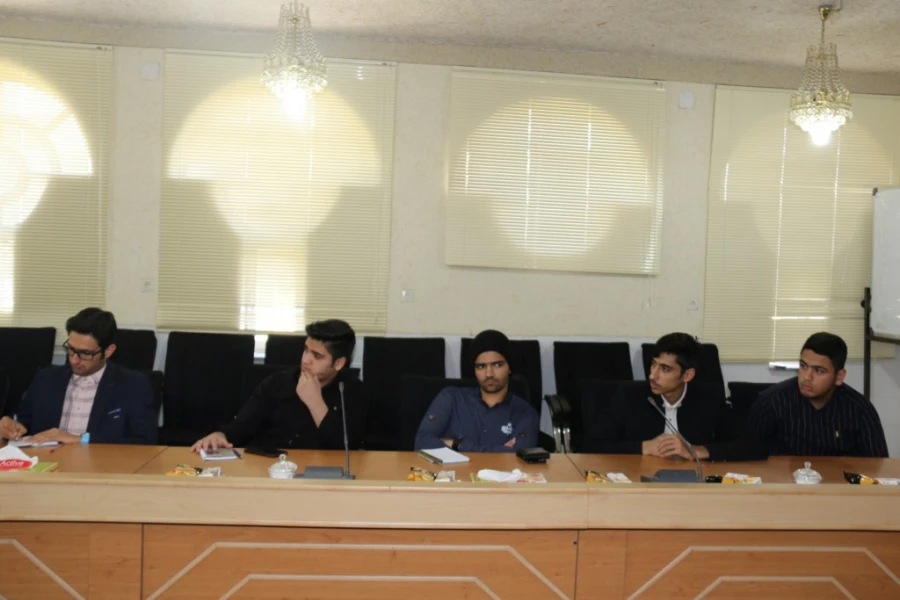 دومین جلسه هم اندیشی نمایندگان کلاس های آموزشی با حضور مدیر امور پردیس های استان یزد
 8