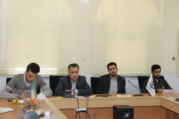 دومین جلسه هم اندیشی نمایندگان کلاس های آموزشی با حضور مدیر امور پردیس های استان یزد
 10