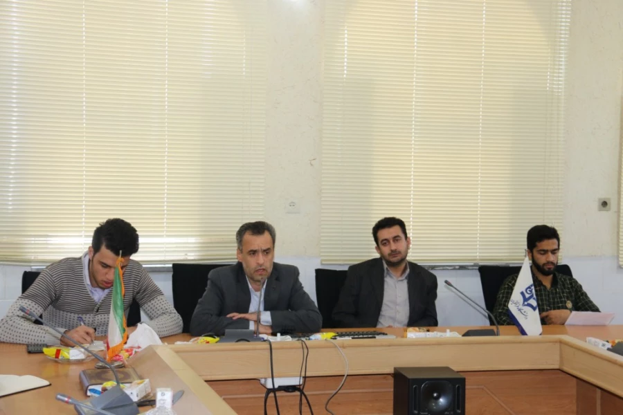 دومین جلسه هم اندیشی نمایندگان کلاس های آموزشی با حضور مدیر امور پردیس های استان یزد
 10