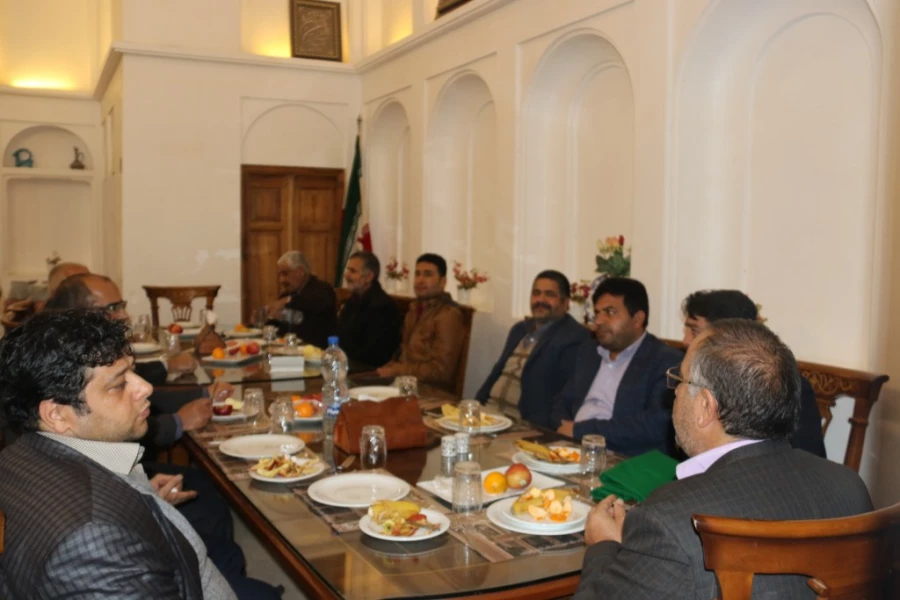 نشست صمیمانه کارکنان پردیس های استانی به منظور قدردانی از زحمات آن ها در برگزاری امتحانات نیم سال اول
 5