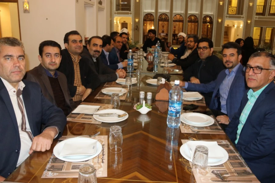 نشست صمیمانه کارکنان پردیس های استانی به منظور قدردانی از زحمات آن ها در برگزاری امتحانات نیم سال اول
 7