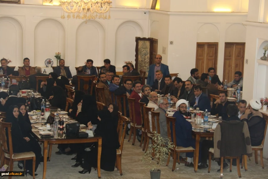 نشست صمیمانه کارکنان پردیس های استانی به منظور قدردانی از زحمات آن ها در برگزاری امتحانات نیم سال اول
 10