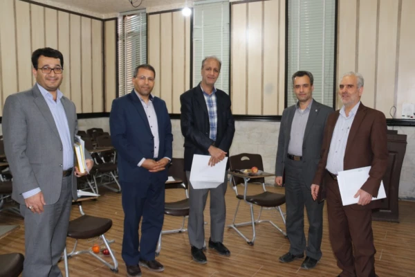 برگزاری نشست اعضای گرو ه های آموزشی استان یزد
 5