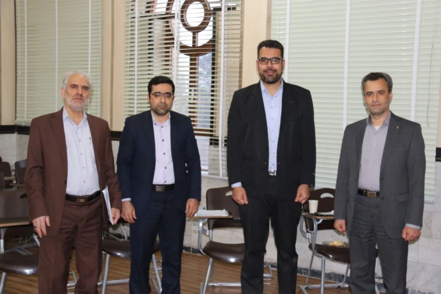 برگزاری نشست اعضای گرو ه های آموزشی استان یزد
 6