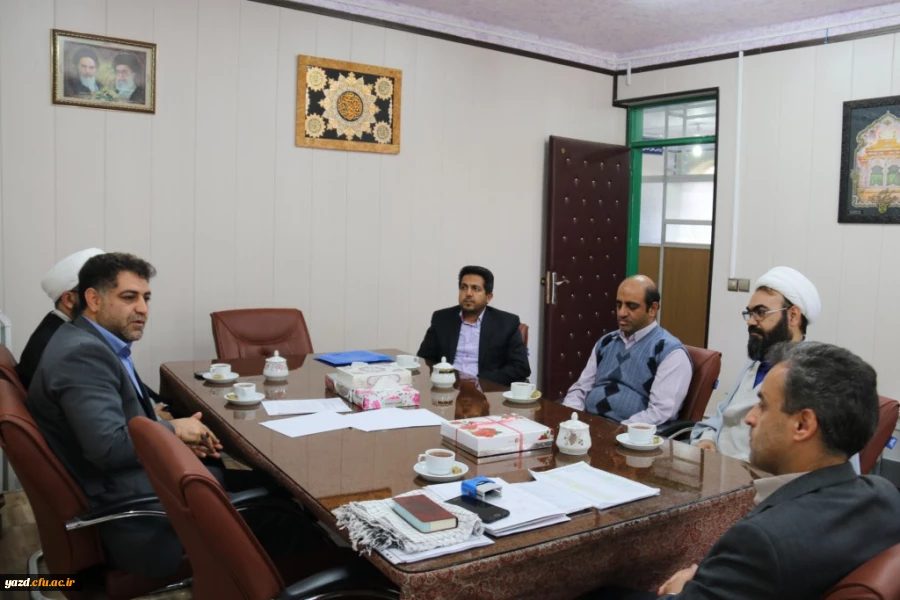 دیدار مسئولین بسیج دانشجویی استان یزد با مدیر امور پردیس های استان در ایام الله دهه فجر
 2