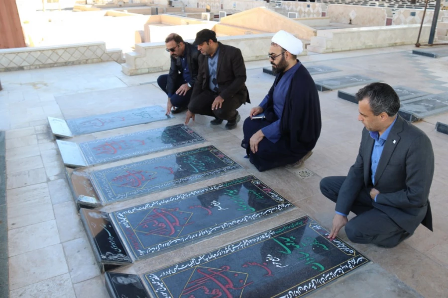 به مناسبت ایام الله دهه فجر برگزار گردید:

تجدید میثاق کارکنان دانشگاه فرهنگیان یزد با آرمان های شهدا
 3