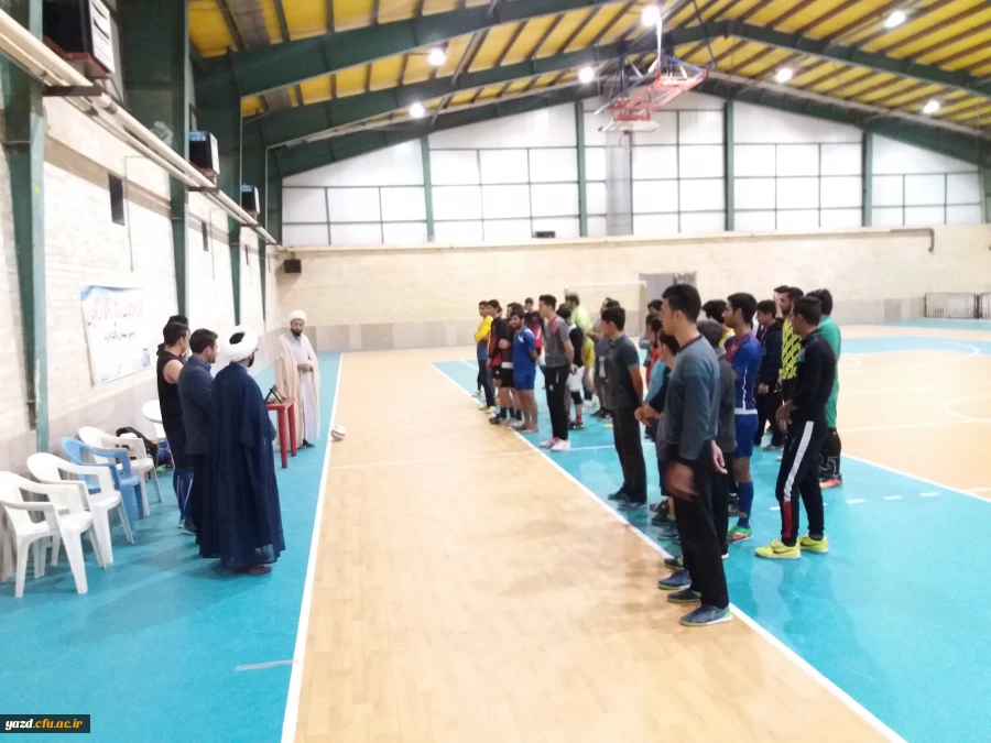 مسابقه جام چهلمین فجر انقلاب اسلامی بین حوزه و دانشگاه برگزار شد.