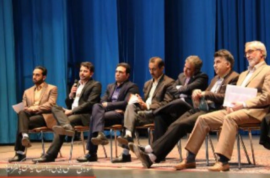 برگزاری جلسه پرسش و پاسخ دانشجومعلمان پردیس شهیدان پاک نژاد یزد با حضور مسئولین دانشگاه
 5