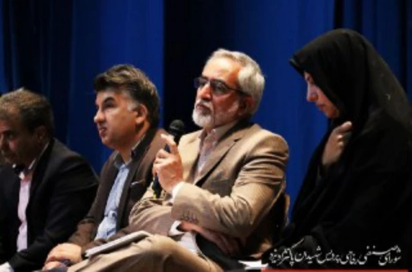 برگزاری جلسه پرسش و پاسخ دانشجومعلمان پردیس شهیدان پاک نژاد یزد با حضور مسئولین دانشگاه
 6