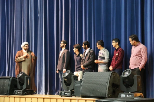 برگزاری جلسه فرهنگی در دانشگاه فرهنگیان یزد با حضور مدیر کل آموزش و پرورش استان

 12