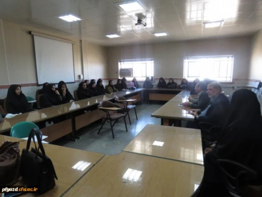 جلسه مسئولین امور اداری و هسته گزینش اداره کل آموزش و پرورش استان با دانشجویان ورودی 94 3