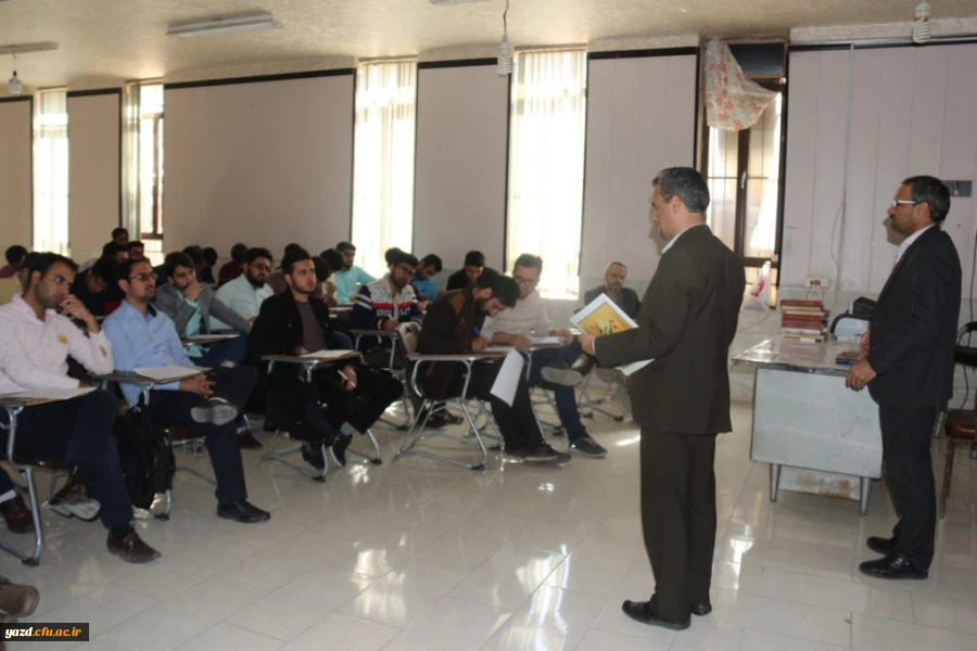در پردیس شهیدان پاک نژاد یزد برگزار گردید:

نشست آشنایی دانشجومعلمان با قوانین و مقررات هسته گزینش آموزش و پرورش
 2