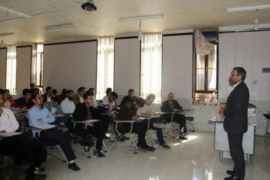 در پردیس شهیدان پاک نژاد یزد برگزار گردید:

نشست آشنایی دانشجومعلمان با قوانین و مقررات هسته گزینش آموزش و پرورش
 4