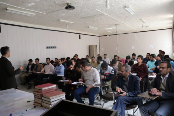 در پردیس شهیدان پاک نژاد یزد برگزار گردید:

نشست آشنایی دانشجومعلمان با قوانین و مقررات هسته گزینش آموزش و پرورش
 8