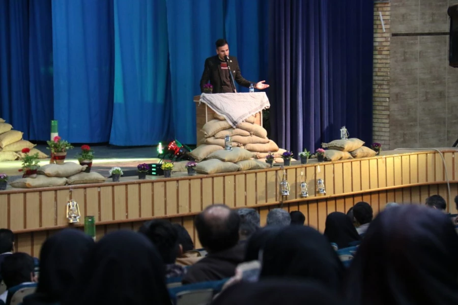 با همت بسیج دانشجویی دانشگاه برگزار شد :

کنگره بزرگداشت شهدای دانشجو معلم دانشگاه فرهنگیان یزد 
 2