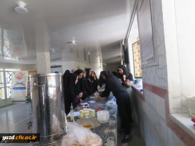 برپایی بازارچه خیریه در پردیس فاطمه الزهرا (س) یزد