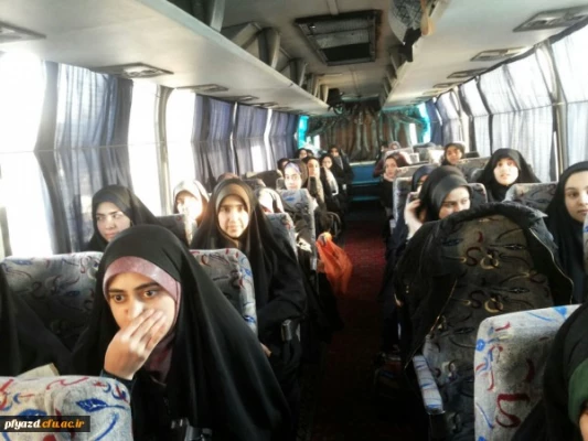 بدرقه دانشجویان شرکت کننده در اردوی راهیان نور، پردیس فاطمه الزهرا (س)یزد
 2