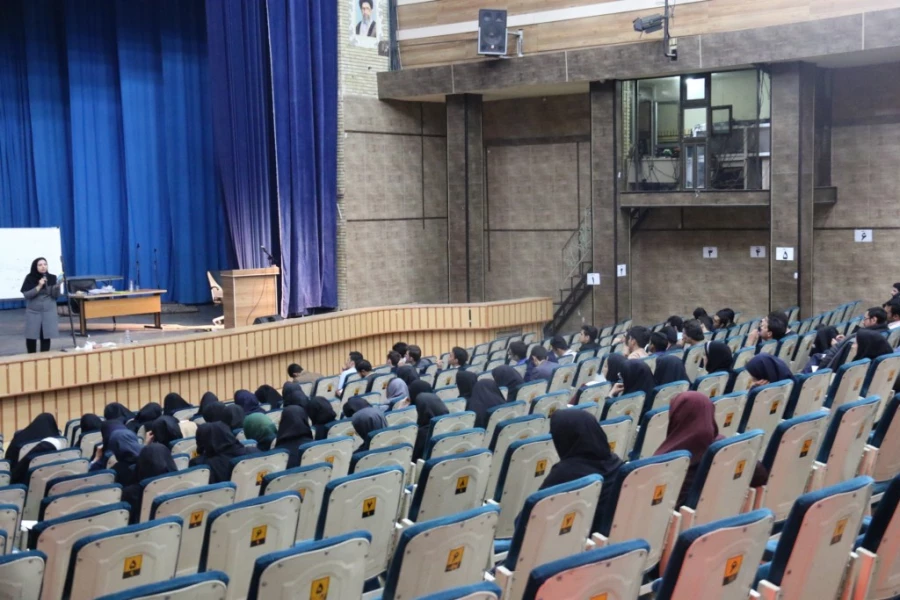 برگزاری کارگاه آموزشی روش تدریس و بررسی کتب ریاضی ابتدایی در دانشگاه فرهنگیان یزد
 13