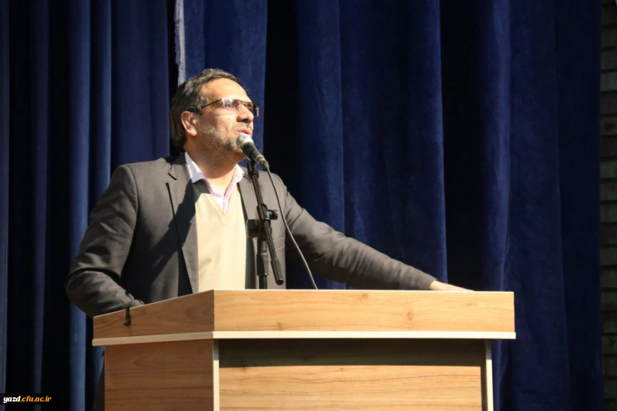 در پردیس شهیدان پاک نژاد یزد برگزار شد:

آشنایی دانشجو معلمان با امور مربوط به گزینش و استخدام 3