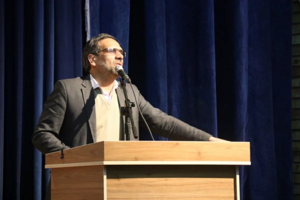 در پردیس شهیدان پاک نژاد یزد برگزار شد:

آشنایی دانشجو معلمان با امور مربوط به گزینش و استخدام
 4