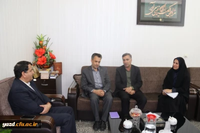 در دیدار مسئولین دانشگاه فرهنگیان استان با معاون سیاسی امنیتی استانداری یزد مطرح شد:

اعلام حمایت معاون سیاسی امنیتی استانداری یزد از رسالت های دانشگاه فرهنگیان