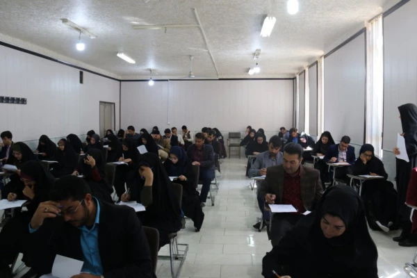 در پردیس شهیدان پاک نژاد یزد برگزار شد:

برگزاری آزمون دروس غیرحضوری مهارت آموزان ماده 28 ( پذیرفته شدگان آزمون استخدامی آموزش و پرورش ورودی 96) 2