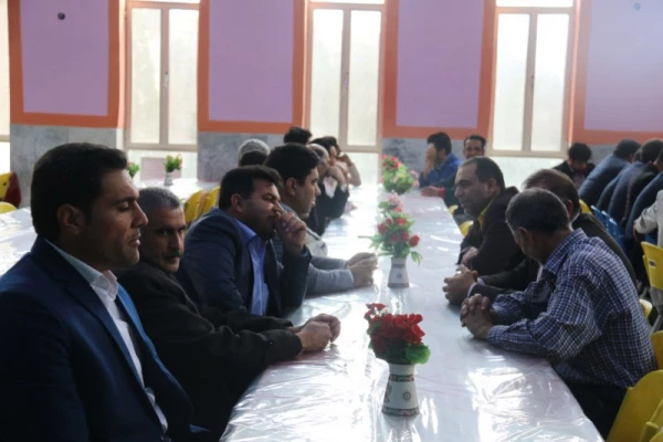 نشست صمیمانه پایان سال مدیر امور پردیس های استان با همکاران دانشگاه فرهنگیان یزد در آستانه عید باستانی نوروز 
 5