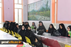 نشست صمیمانه پایان سال مدیر امور پردیس های استان با همکاران دانشگاه فرهنگیان یزد در آستانه عید باستانی نوروز 
 6