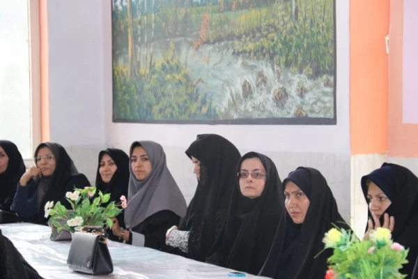 نشست صمیمانه پایان سال مدیر امور پردیس های استان با همکاران دانشگاه فرهنگیان یزد در آستانه عید باستانی نوروز 
 9