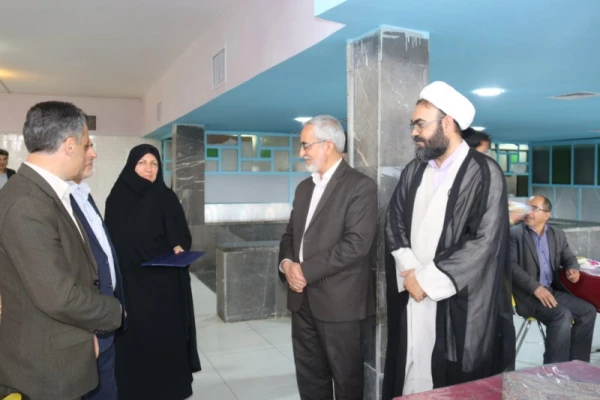 نشست صمیمانه پایان سال مدیر امور پردیس های استان با همکاران دانشگاه فرهنگیان یزد در آستانه عید باستانی نوروز 
 19