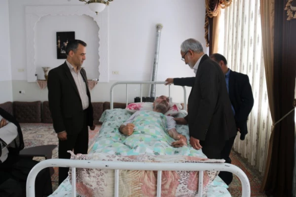 دیدار مسئولین دانشگاه فرهنگیان یزد از همکاران پیشکسوت در آستانه سال جدید
 3