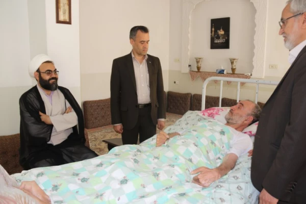 دیدار مسئولین دانشگاه فرهنگیان یزد از همکاران پیشکسوت در آستانه سال جدید
 4