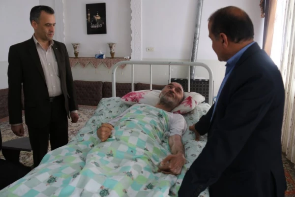 دیدار مسئولین دانشگاه فرهنگیان یزد از همکاران پیشکسوت در آستانه سال جدید
 5