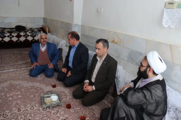 دیدار مسئولین دانشگاه فرهنگیان یزد از همکاران پیشکسوت در آستانه سال جدید
 6