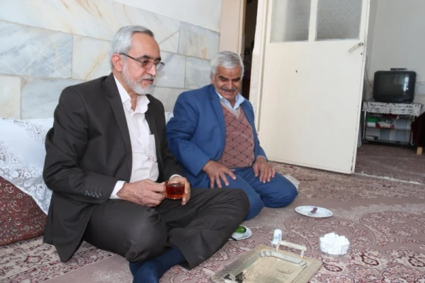 دیدار مسئولین دانشگاه فرهنگیان یزد از همکاران پیشکسوت در آستانه سال جدید
 7