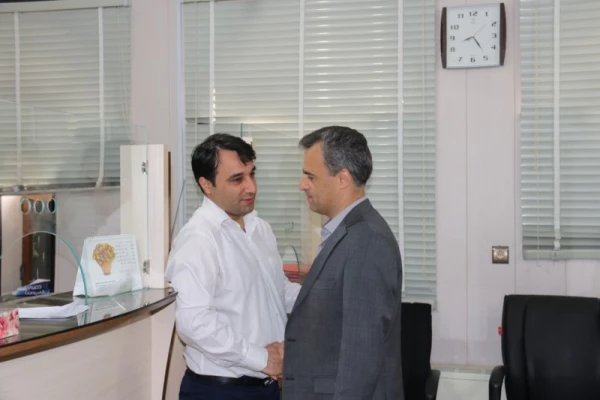 در اولین روز کاری سال جدید انجام شد:

دیدار مدیر استانی دانشگاه فرهنگیان یزد با کارکنان واحدهای مختلف پردیس شهیدان پاک نژاد 
 5