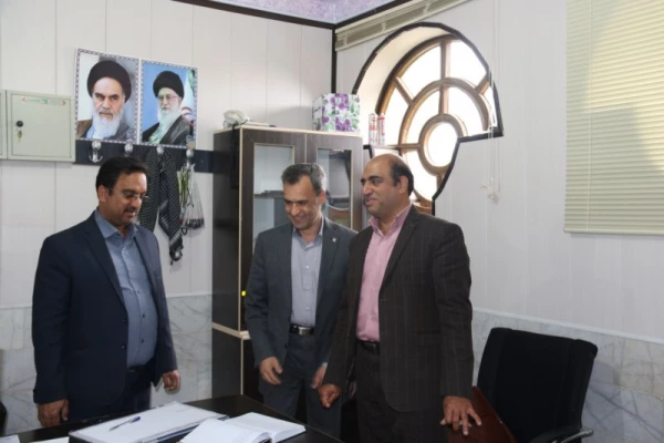 در اولین روز کاری سال جدید انجام شد:

دیدار مدیر استانی دانشگاه فرهنگیان یزد با کارکنان واحدهای مختلف پردیس شهیدان پاک نژاد 
 8