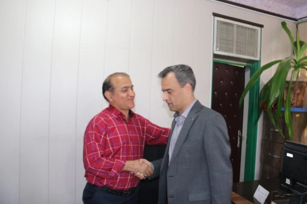 در اولین روز کاری سال جدید انجام شد:

دیدار مدیر استانی دانشگاه فرهنگیان یزد با کارکنان واحدهای مختلف پردیس شهیدان پاک نژاد 
 9