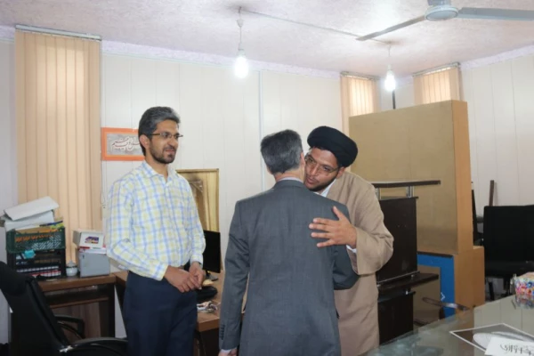 در اولین روز کاری سال جدید انجام شد:

دیدار مدیر استانی دانشگاه فرهنگیان یزد با کارکنان واحدهای مختلف پردیس شهیدان پاک نژاد 
 10