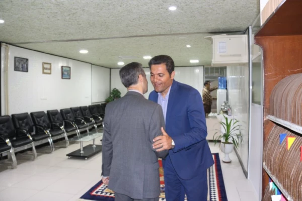 در اولین روز کاری سال جدید انجام شد:

دیدار مدیر استانی دانشگاه فرهنگیان یزد با کارکنان واحدهای مختلف پردیس شهیدان پاک نژاد 
 11