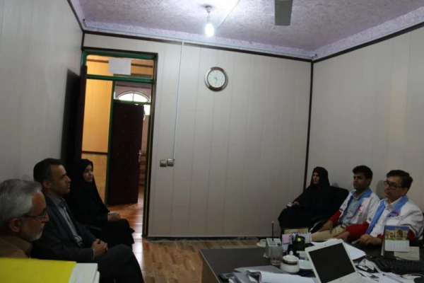 بلایای طبیعی در کمین همه ماست ، همانگونه که از دیگران در وقت گرفتاری ها انتظار داریم ، همانگونه گرفتاران را دریابیم.

حمایت دانشگاه فرهنگیان یزد از سیل زدگان
 10