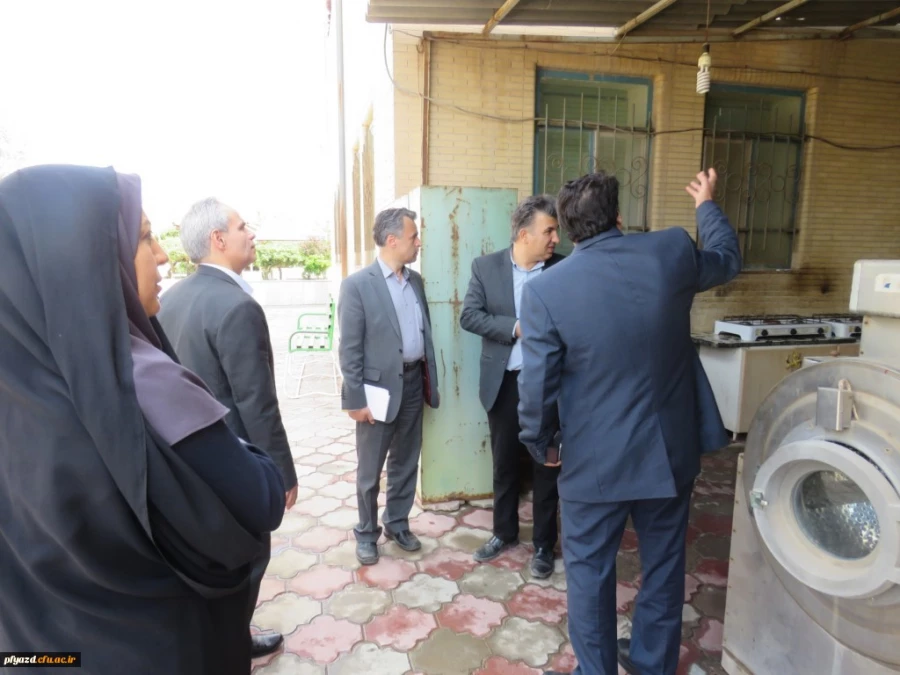 گزارش تصویری از بازدید آقای فراهانی معاون مدیرکل اعتبارات، تعهدات و درآمدها و آقای مجیدی رئیس اداره حقوقی، قراردادها و املاک سازمان مرکزی از دانشگاه فرهنگیان یزد 12