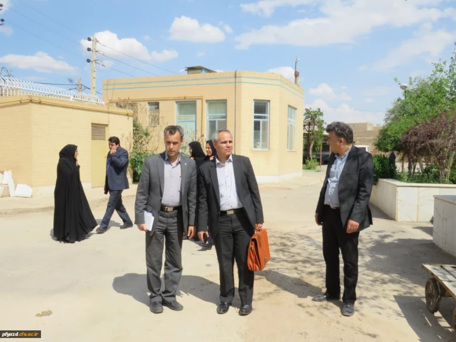 گزارش تصویری از بازدید آقای فراهانی معاون مدیرکل اعتبارات، تعهدات و درآمدها و آقای مجیدی رئیس اداره حقوقی، قراردادها و املاک سازمان مرکزی از دانشگاه فرهنگیان یزد 14