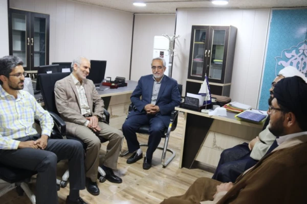 در دیدار با جانبازان دانشگاه فرهنگیان یزد مطرح شد: 

شهدا، جانبازان و ایثارگران انسان های بصیر و موقعیت شناس هستند. 2