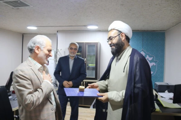 در دیدار با جانبازان دانشگاه فرهنگیان یزد مطرح شد: 

شهدا، جانبازان و ایثارگران انسان های بصیر و موقعیت شناس هستند. 5