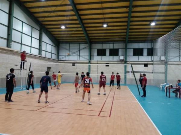 گزارش برگزاری کارگاه آموزشی قوانین و مقررات والیبال و برگزاری  مسابقات والیبال در یردیس شهیدان پاک نژاد یزد - فروردین 98
 6