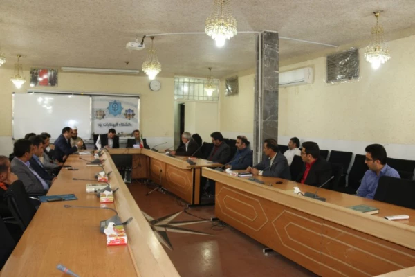 نشست هم اندیشی اساتید و کارکنان پردیس شهیدان پاک نژاد یزد با دکتر خاکی معاونت محترم طرح و برنامه و توسعه منابع دانشگاه فرهنگیان 
 4