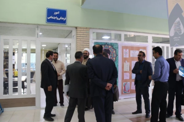 نشست هم اندیشی اساتید و کارکنان پردیس شهیدان پاک نژاد یزد با دکتر خاکی معاونت محترم طرح و برنامه و توسعه منابع دانشگاه فرهنگیان 
 12