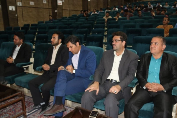 همایش ساعت فرهنگی با حضور دانش آموختگان موفق پردیس شهیدان پاک نژاد:

تجارب ارزنده، باید ها و نباید های دانشجو معلمی 
 5